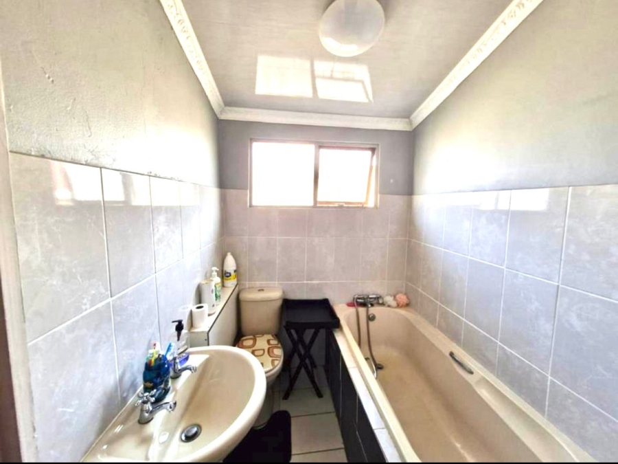 3 Bedroom Property for Sale in Sunnyridge Eastern Cape